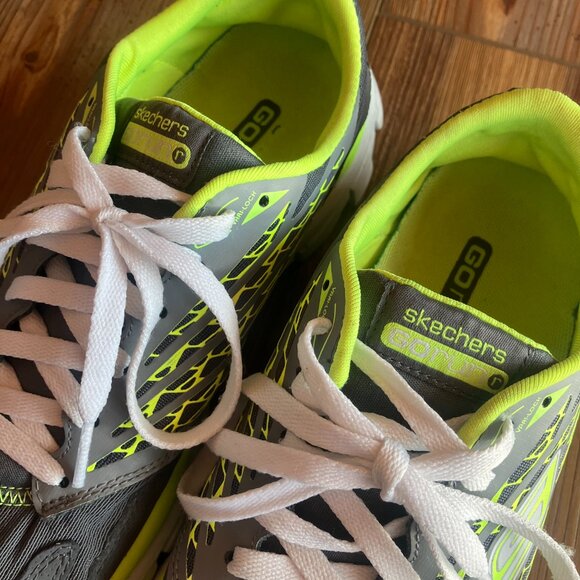 Women's Size 8 Skechers Go Run Sneakers Green Gray Running Walking - Picture 2 of 7